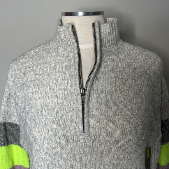 Cabi Colorblock Sleeve Downhill Sweater #4815, size XS - Picture 3 of 16